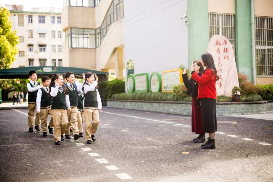 轮台县小学最新动态报道